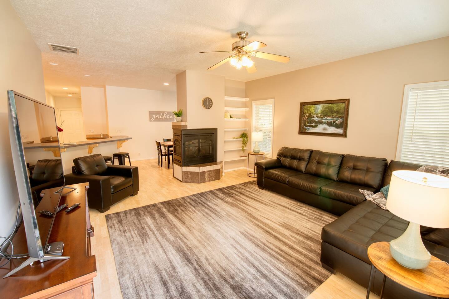 Townhouse With Gym Membership (No Pets Allowed)