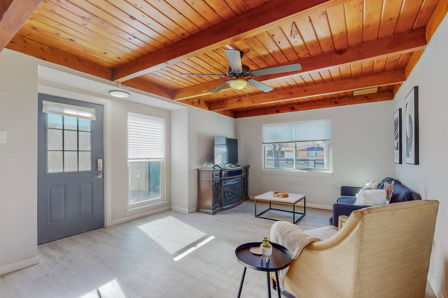 ⟫ Dog Run & Courtyard 2 Bedroom Apt w/King Bed W&D