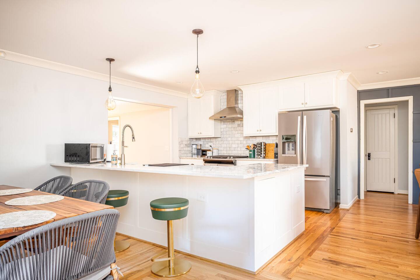 Vibrant Family Retreat~Sleeps 8~Decatur Stay