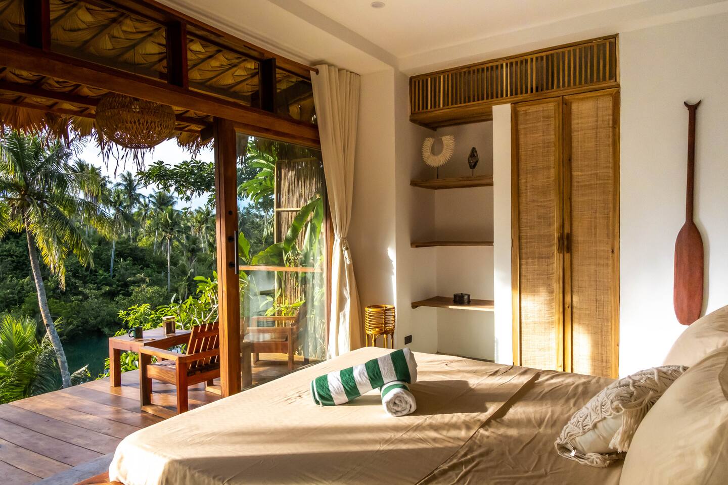 The River Hideaway - Bathtub & Rooftop