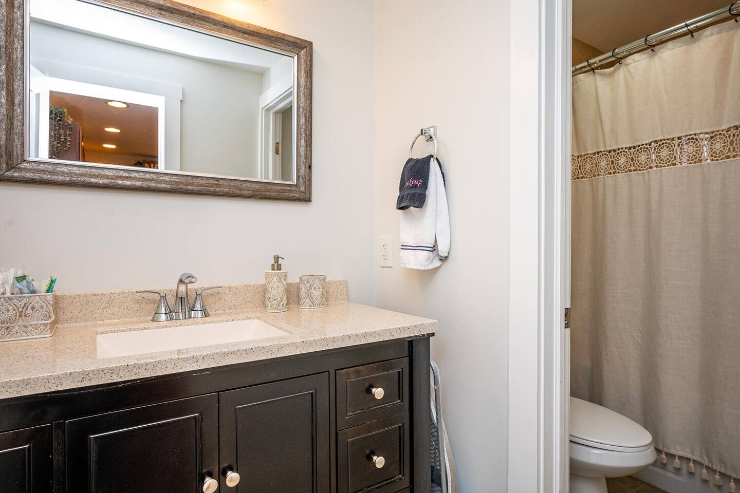 Cozy Bohemian 2 bed 1 Bath in Decatur