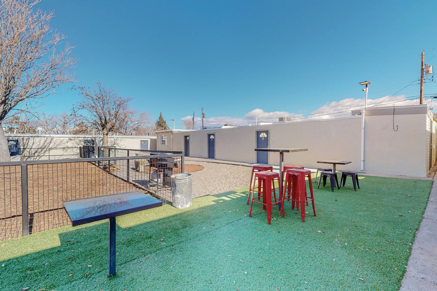 ⟫ Dog Run & Courtyard 2 Bedroom Apt w/King Bed W&D