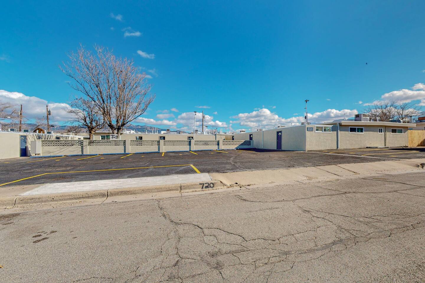 ⟫ Dog Run & Courtyard 2 Bedroom Apt w/King Bed W&D