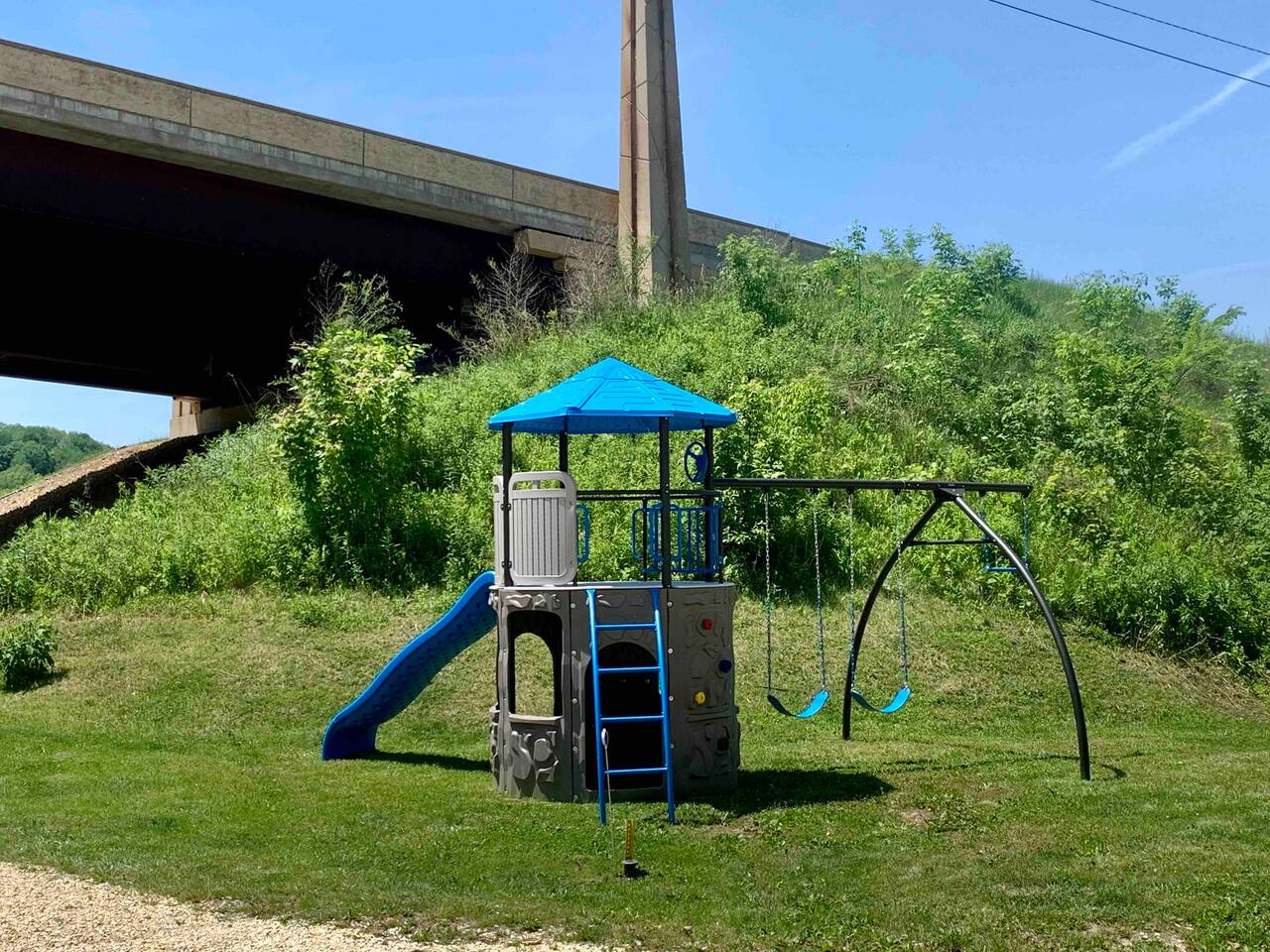 Riverview Campsite #213 (40’ Max Camper)