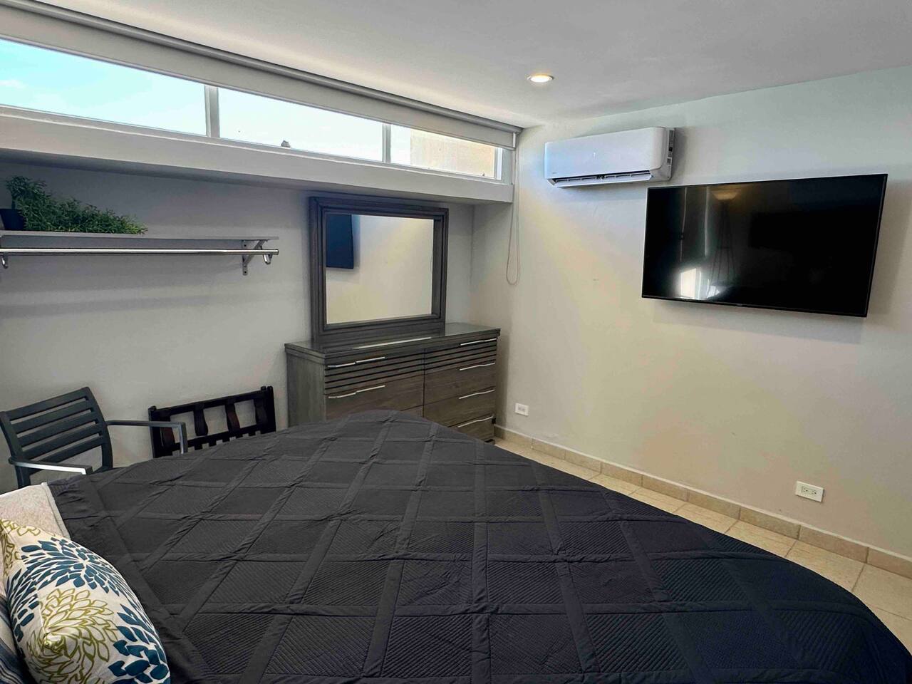 Island Escape-Directly on Isla Verde Beach