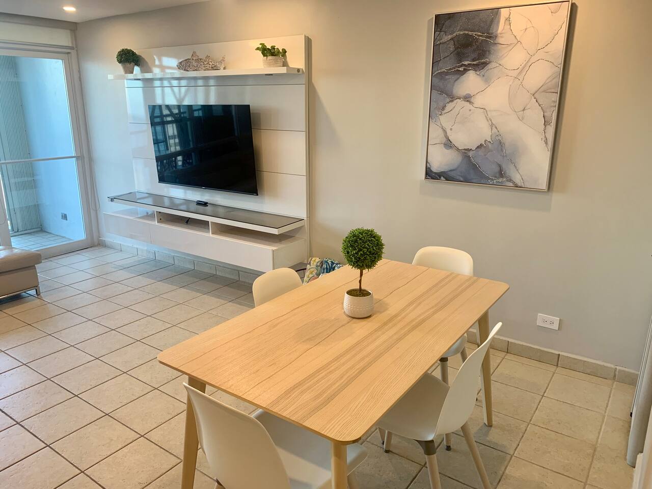 Island Escape-Directly on Isla Verde Beach