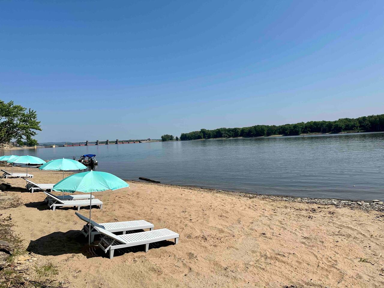 Riverfront Camper - Tent