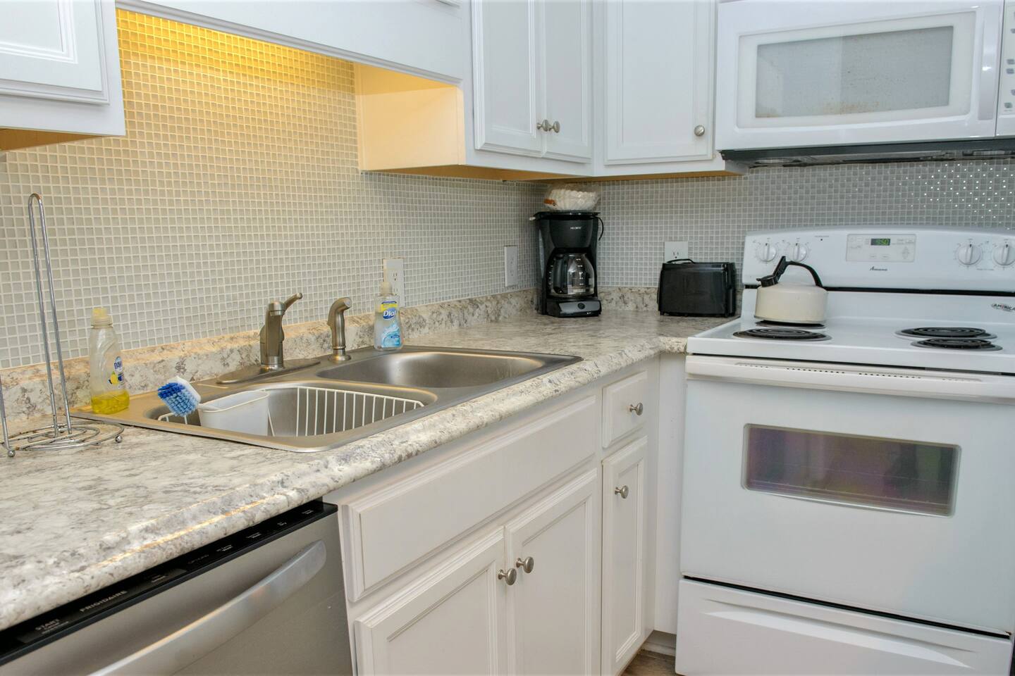Sunswept 103-Beachfront Condo with amazing views