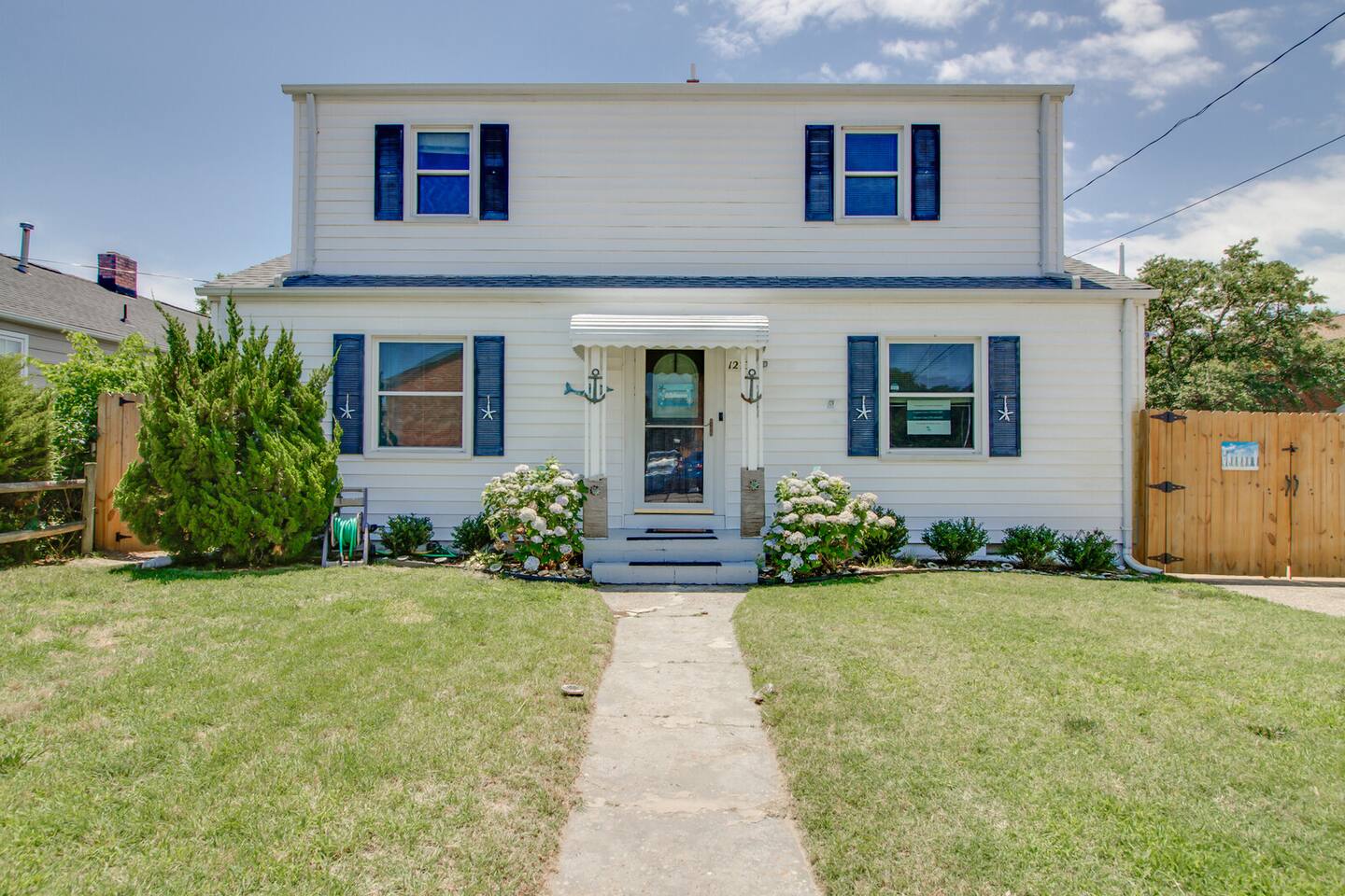 4BR Spacious Home • Walk to Willoughby Beach
