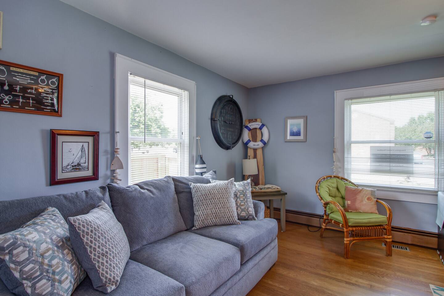 4BR Spacious Home • Walk to Willoughby Beach
