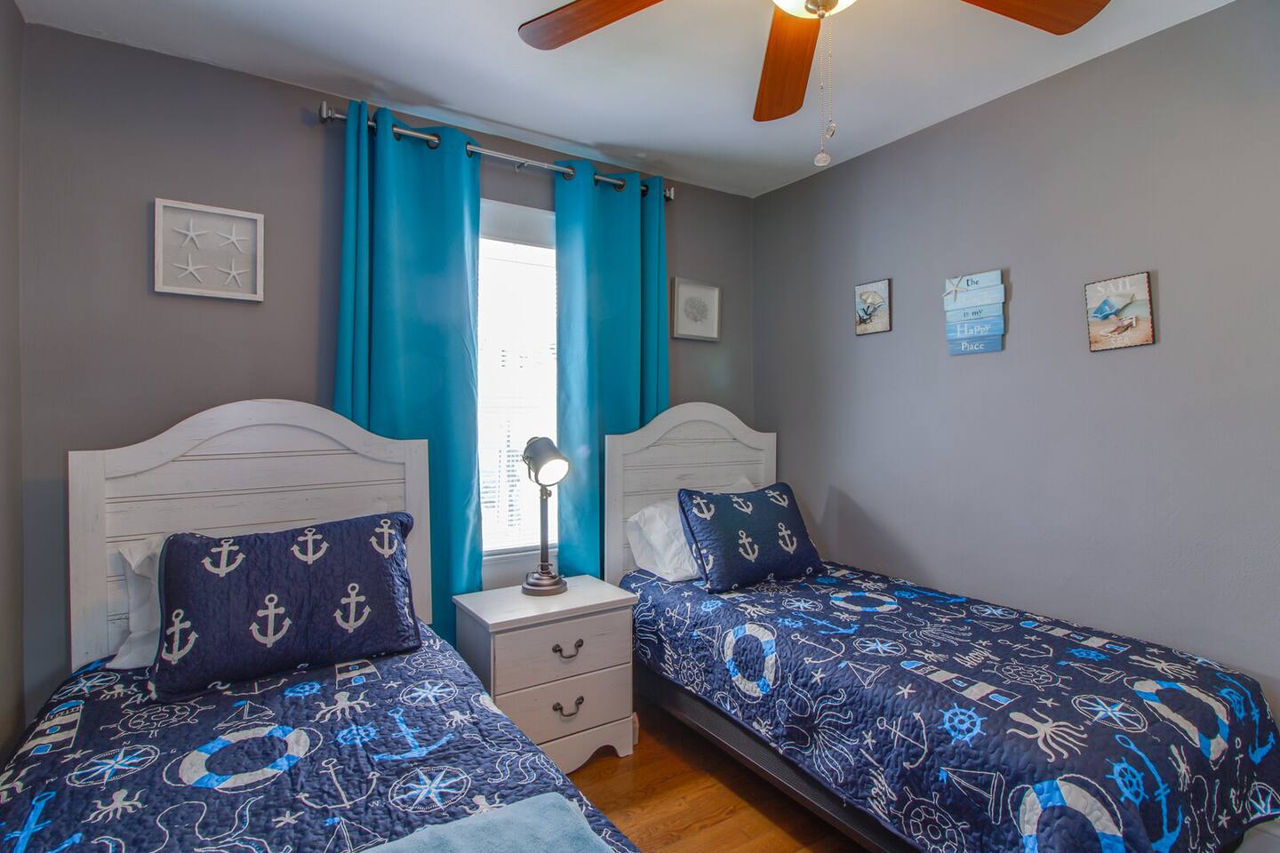 4BR Spacious Home • Walk to Willoughby Beach
