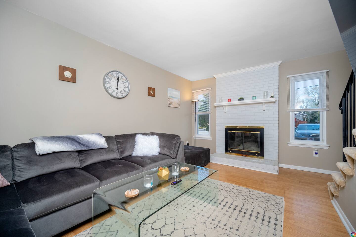 30+ Day Stay, Discounts! 2BR in the VIBE District!