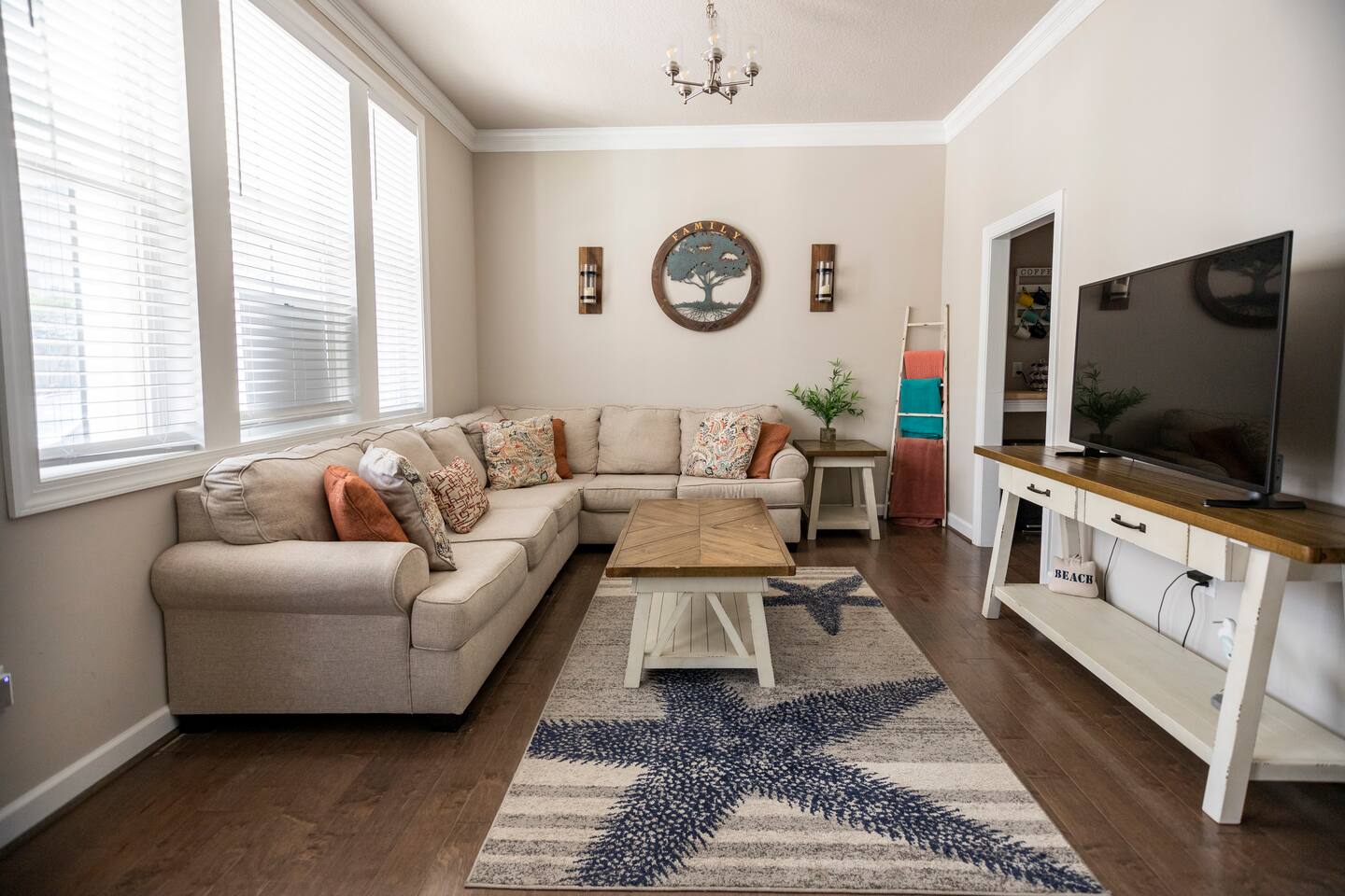 4BR Luxury VIBE Beach House • 3.5BA