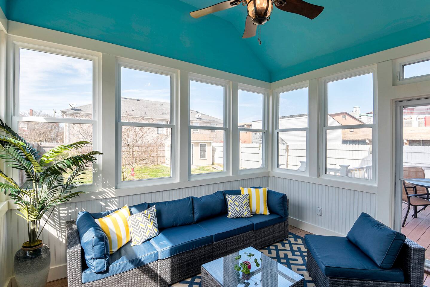 Large 5BR in the Vibe District• Ideal for Groups