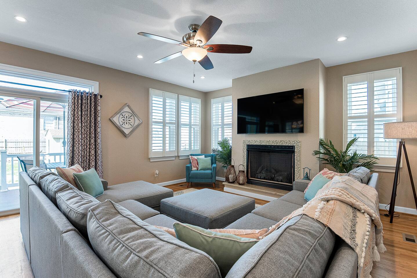 Large 5BR in the Vibe District• Ideal for Groups