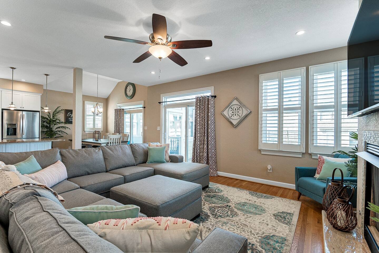 Large 5BR in the Vibe District• Ideal for Groups