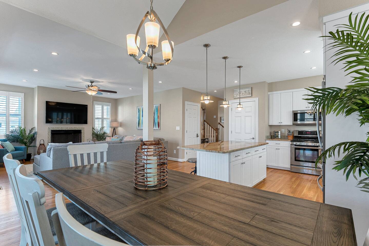 Large 5BR in the Vibe District• Ideal for Groups