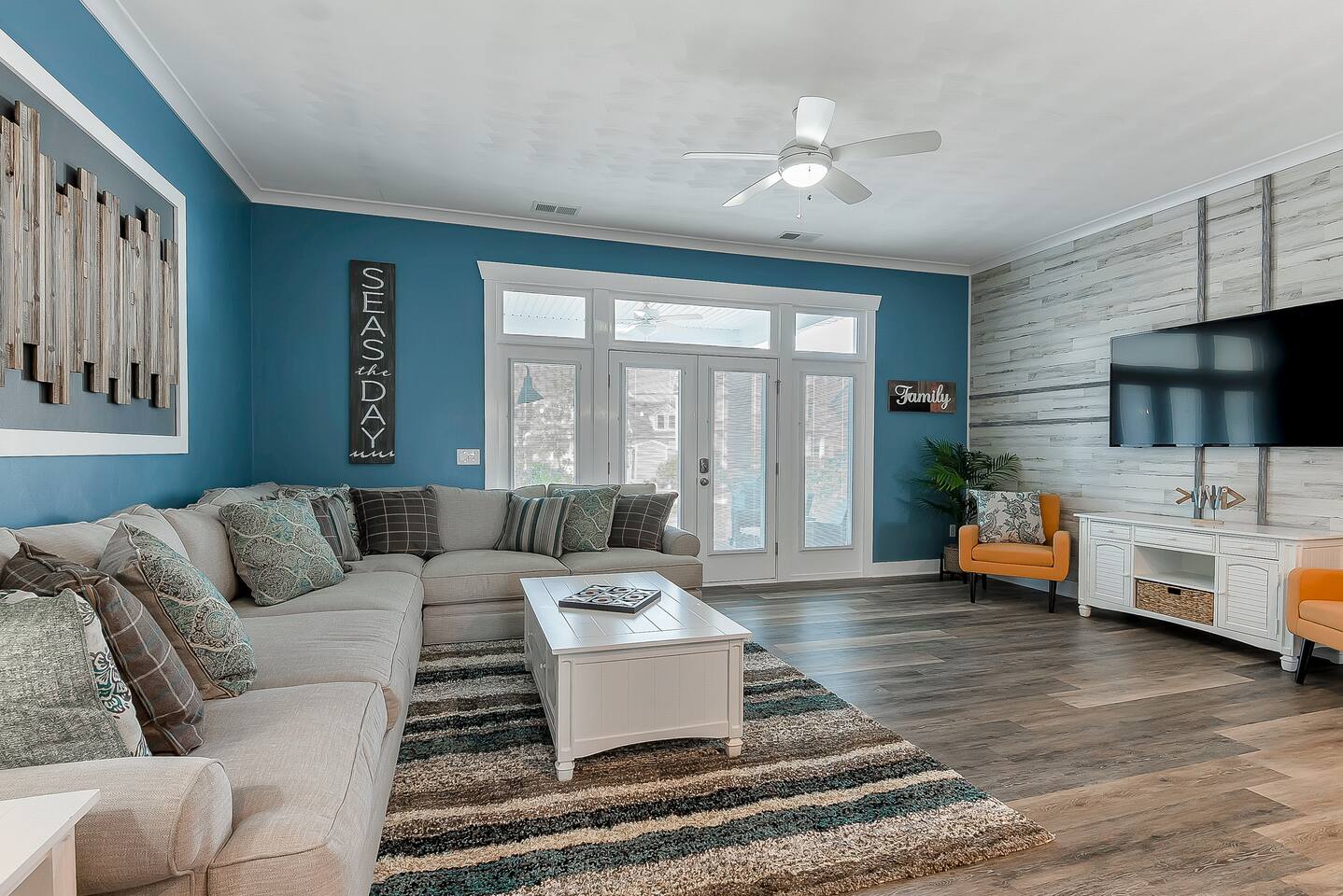 Spacious Virginia Beach Townhouse / Walk To Beach