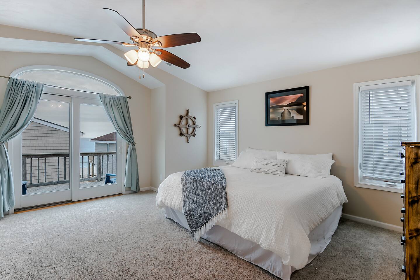 Chic’s Beach 3BR Home • Sleeps 12 • Garage