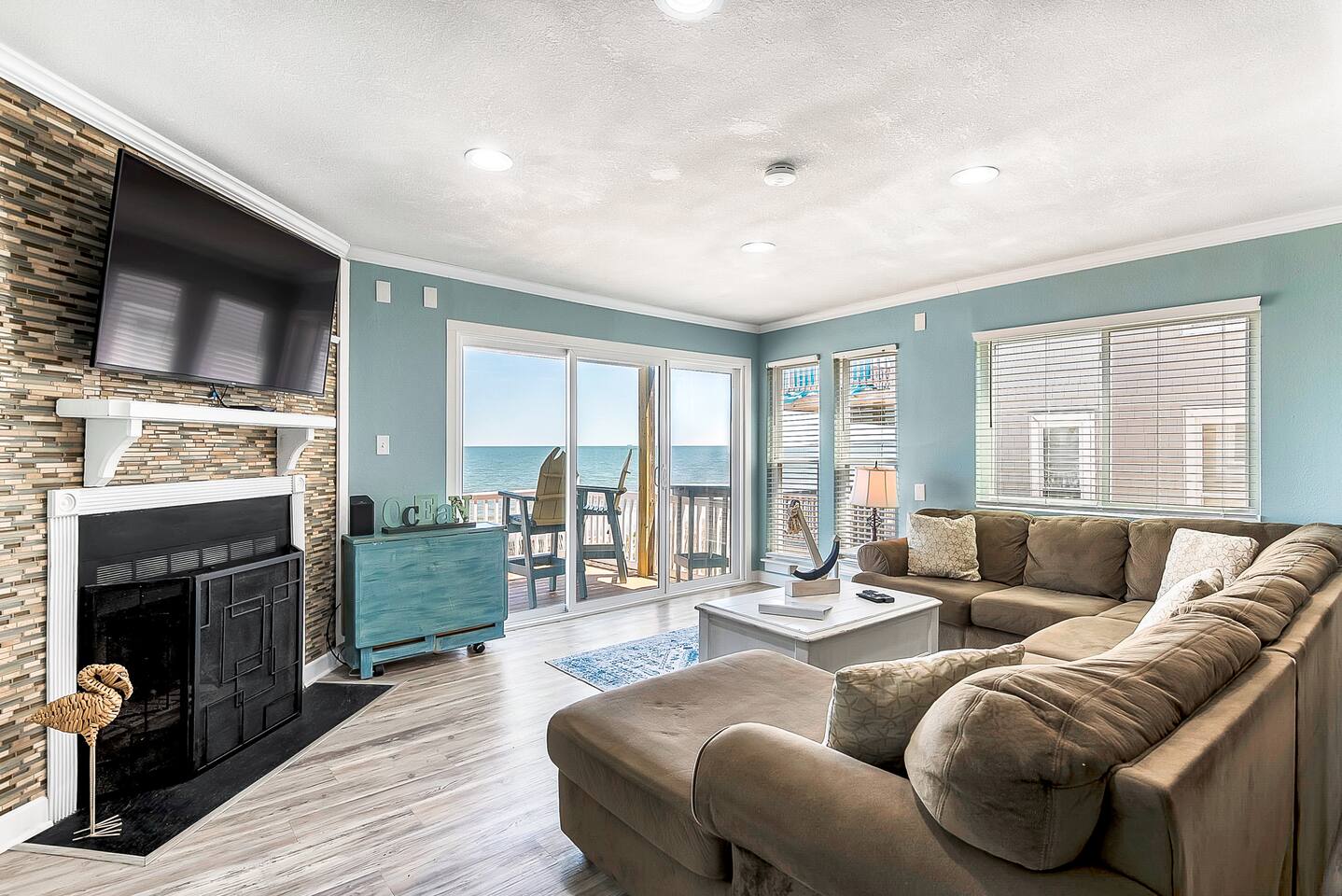 Beachfront Chic’s Beach • Incredible Ocean Views