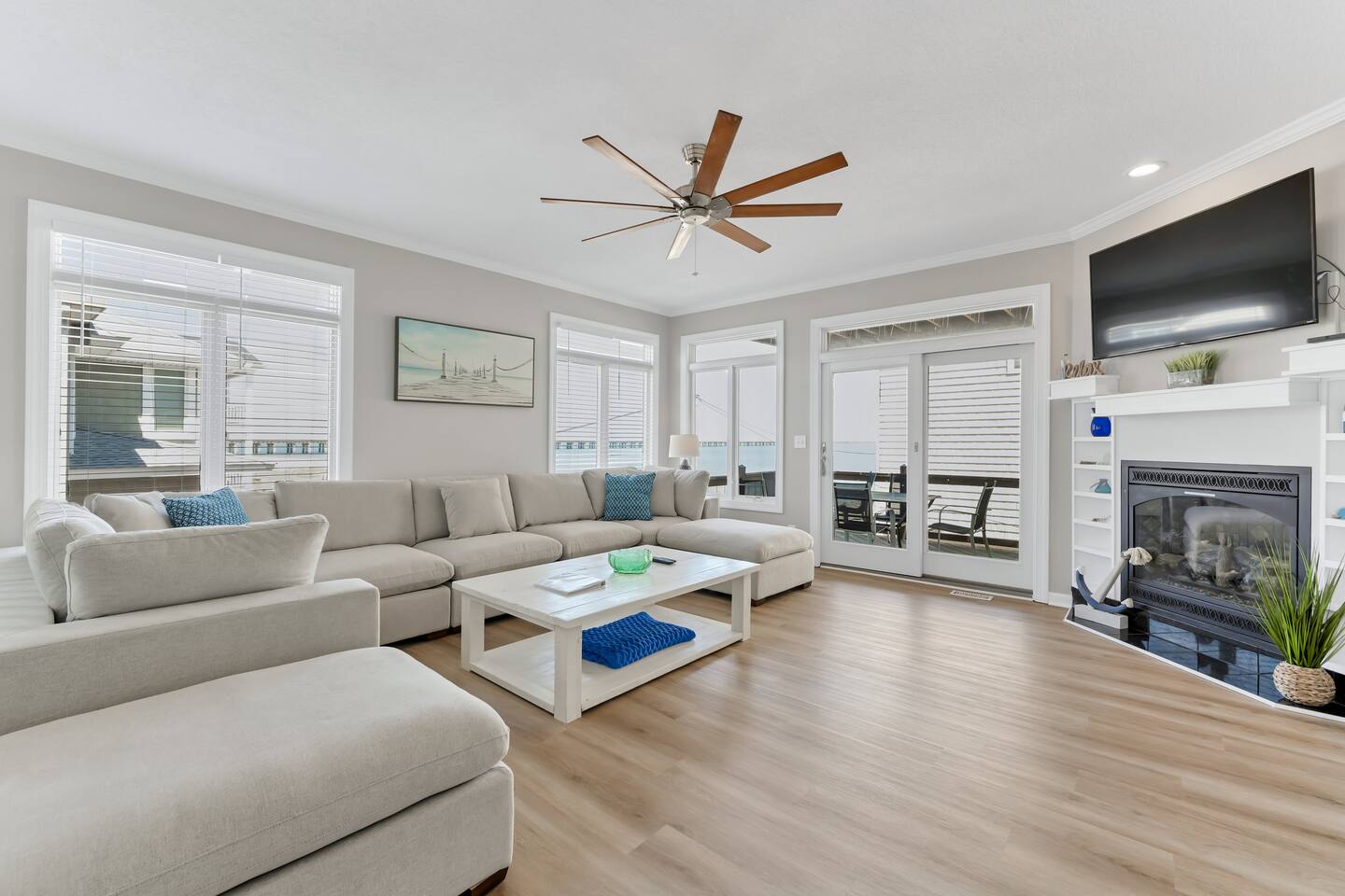 Chics Beach Oceanfront Gem • Garage