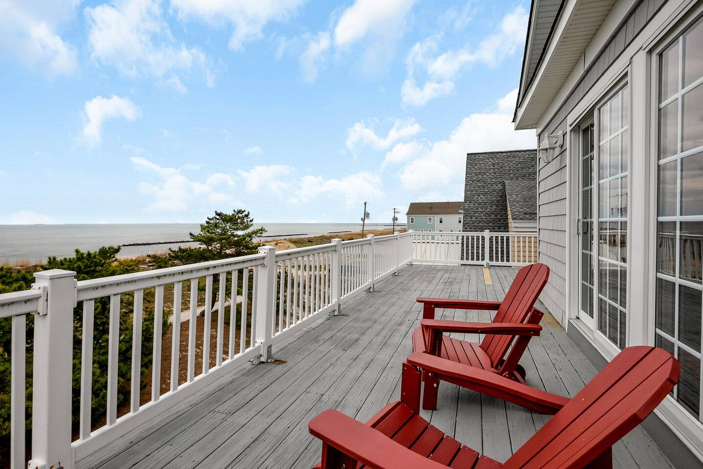 Perfect Beach Home w/ Ocean Views! Sleeps 10!