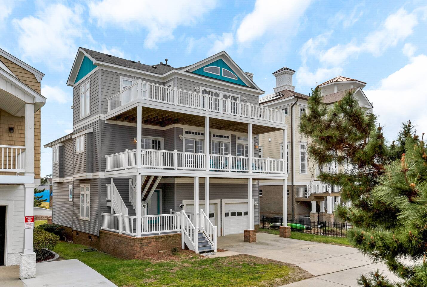 Perfect Beach Home w/ Ocean Views! Sleeps 10!