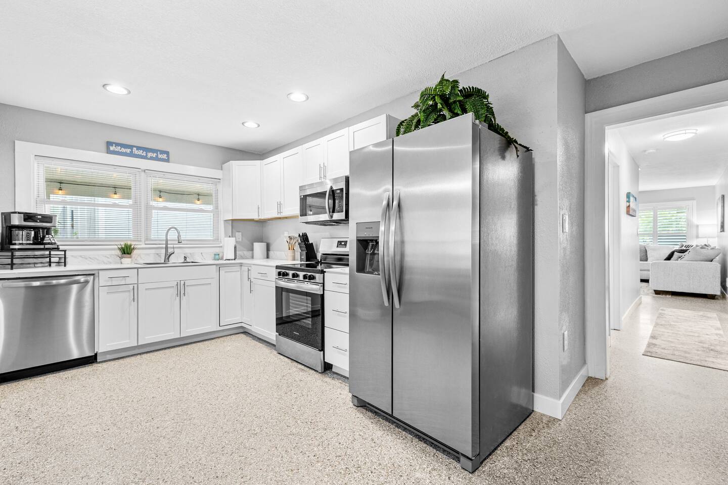 Easy Walk to Beach! 3 BR/2 BATH! Pets OK!