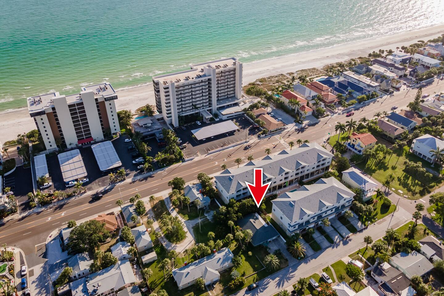 Easy Walk to Beach! 3 BR/2 BATH! Pets OK!