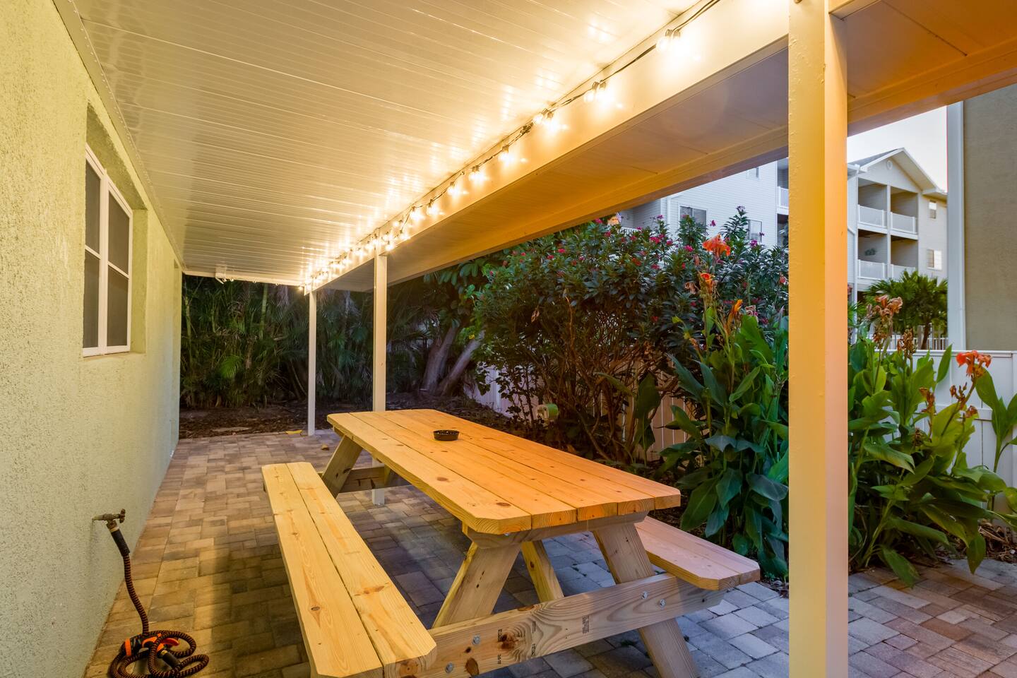 Easy Walk to Beach! 3 BR/2 BATH! Pets OK!