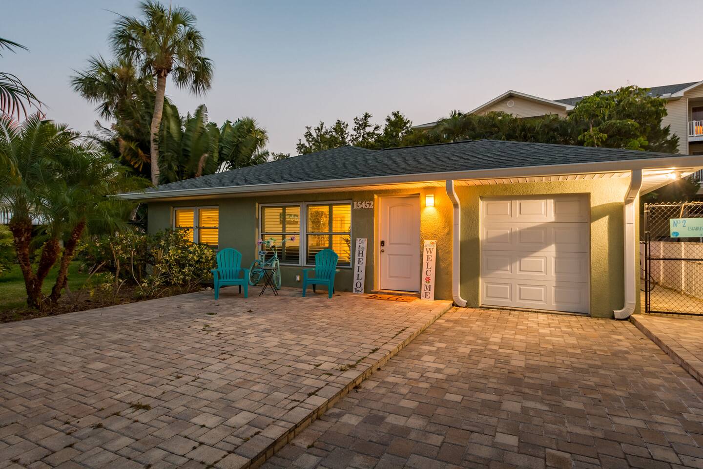 Easy Walk to Beach! 3 BR/2 BATH! Pets OK!