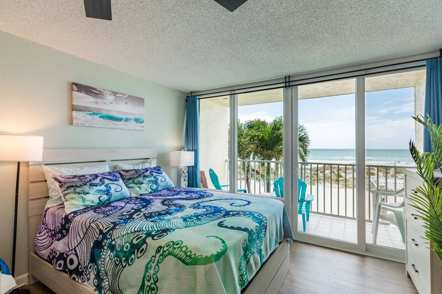 King Oceanfront Suite • Kitchenette & Balcony — Treasure Island — vacation rental