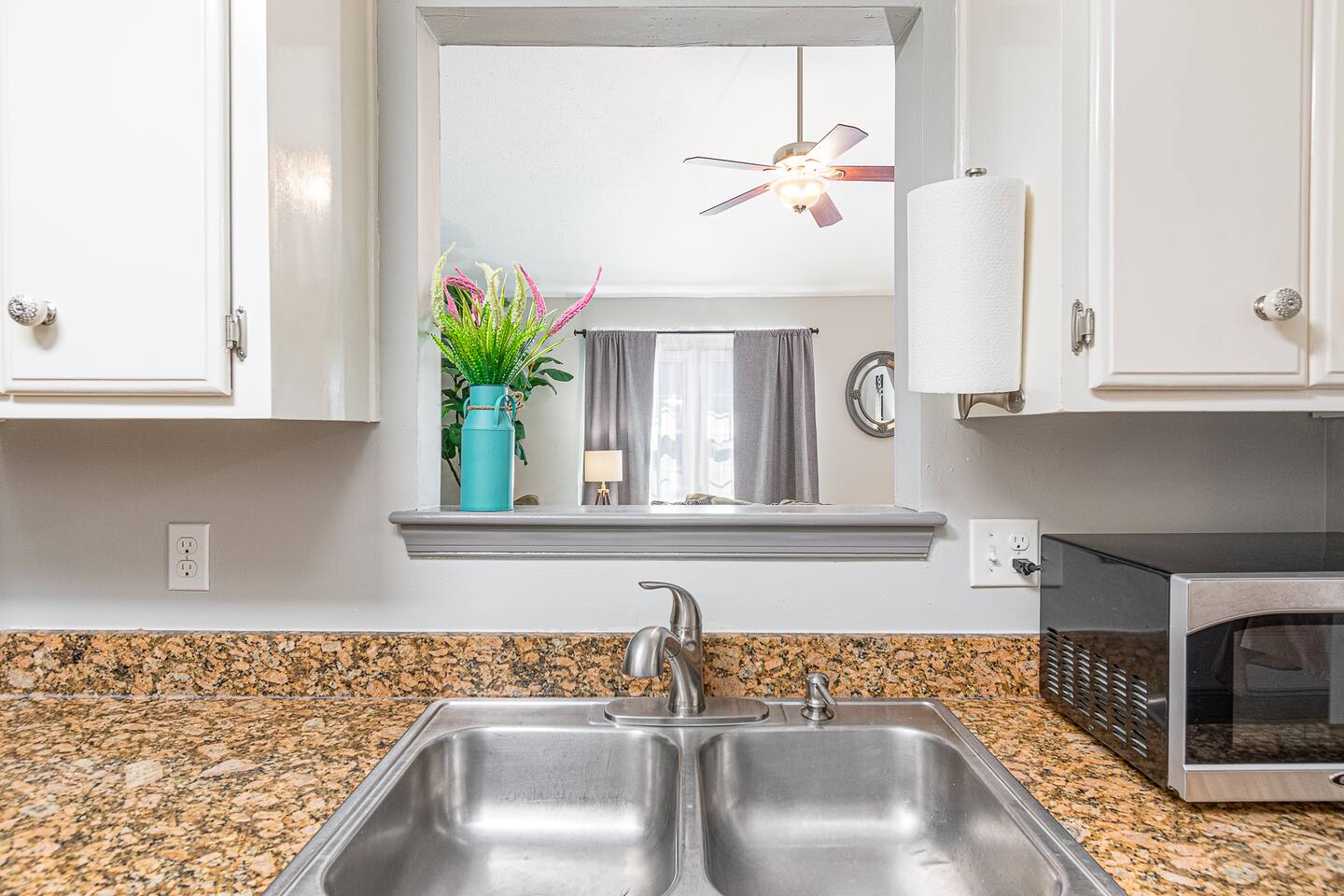 Cozy & Fun Hampton Condo, WIFI & W/D! Dogs welcome