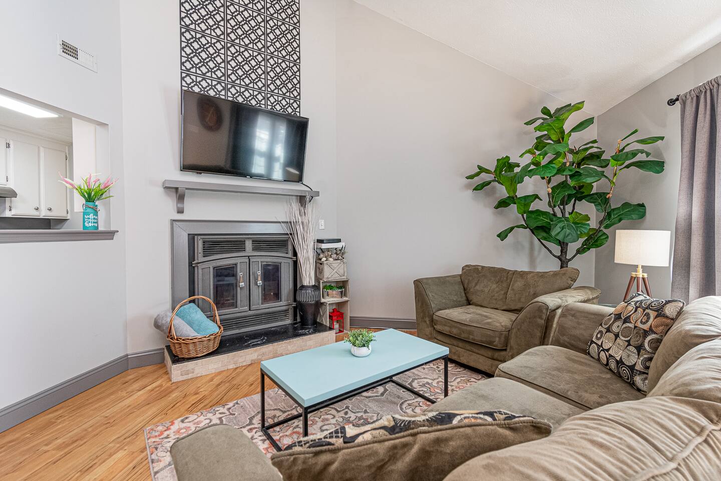 Cozy & Fun Hampton Condo, WIFI & W/D! Dogs welcome