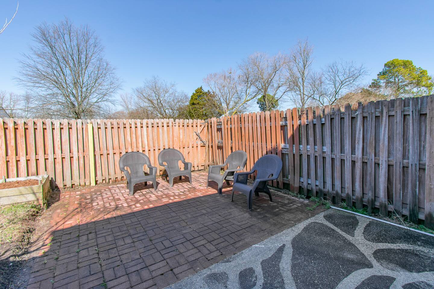 Cozy & Fun Hampton Condo, WIFI & W/D! Dogs welcome