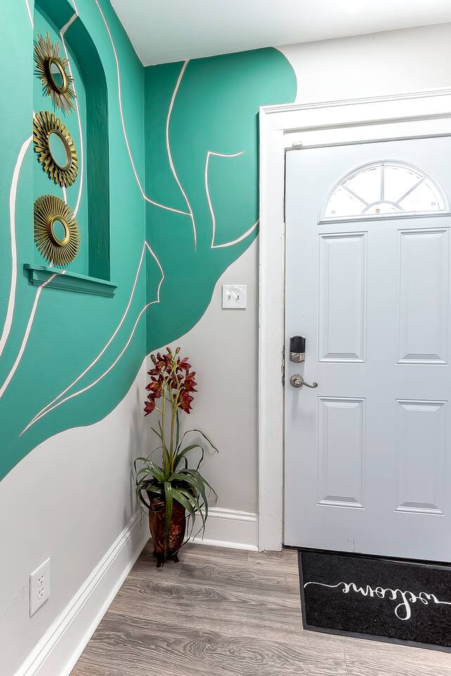 Spacious 5BR Beach Retreat •Pets OK •Sleeps 10