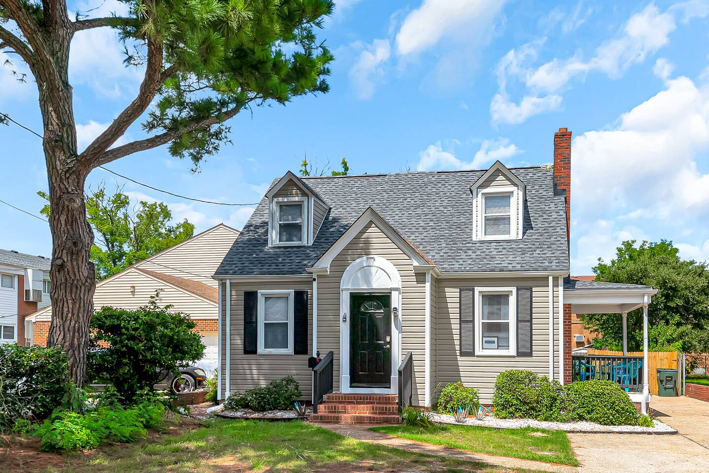 Spacious 5BR Beach Retreat •Pets OK •Sleeps 10