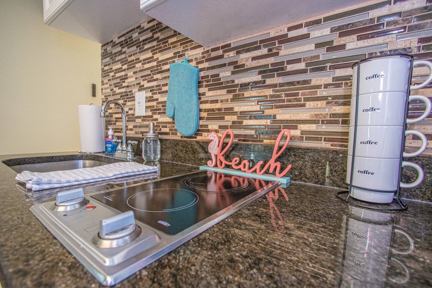 Sea Turtle Suite • Stunning Waterfront Studio