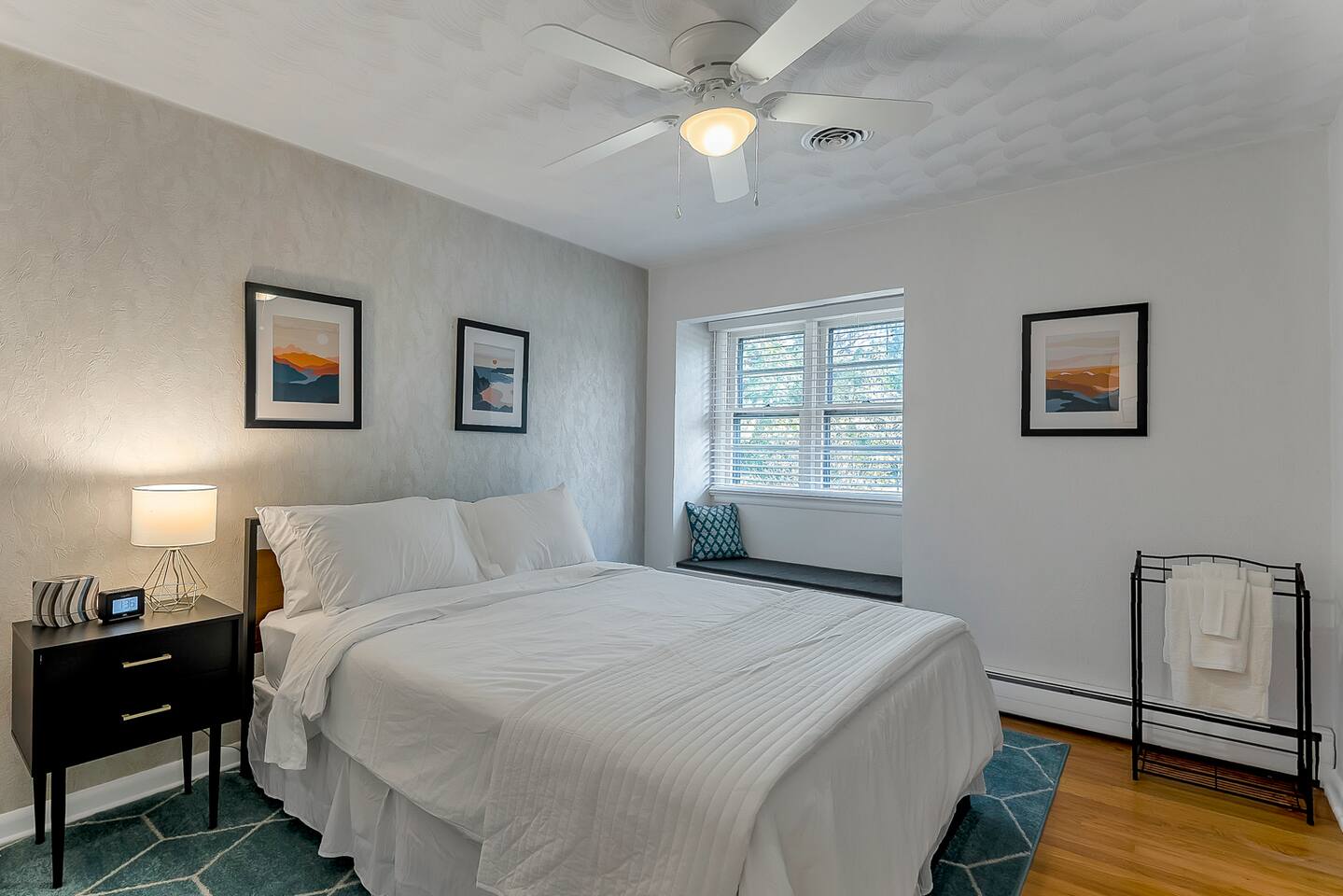 3BR Mid-Century Modern Home • Near Airport