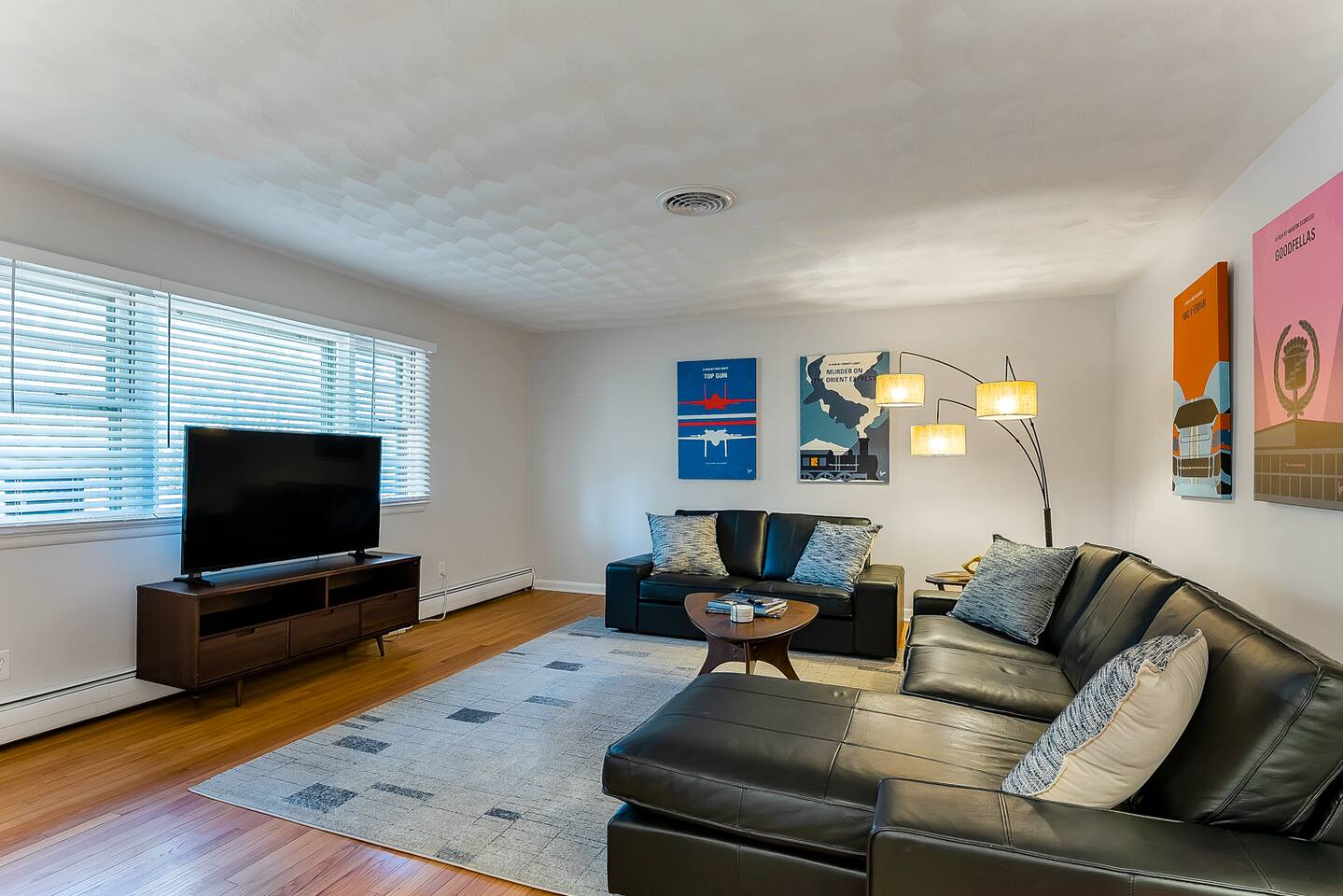 3BR Mid-Century Modern Home • Near Airport