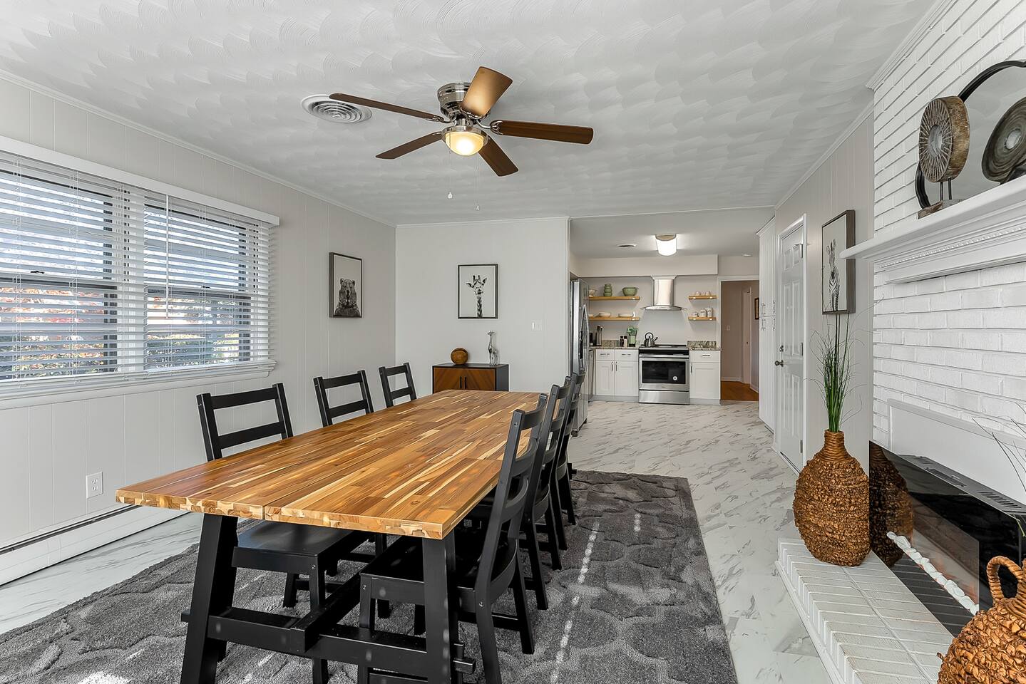 3BR Mid-Century Modern Home • Near Airport
