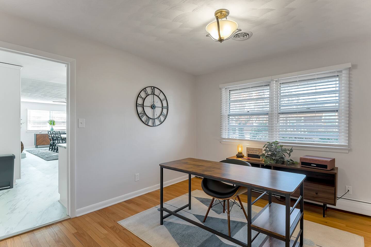 3BR Mid-Century Modern Home • Near Airport