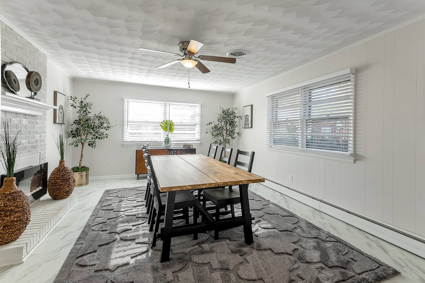 3BR Mid-Century Modern Home • Near Airport