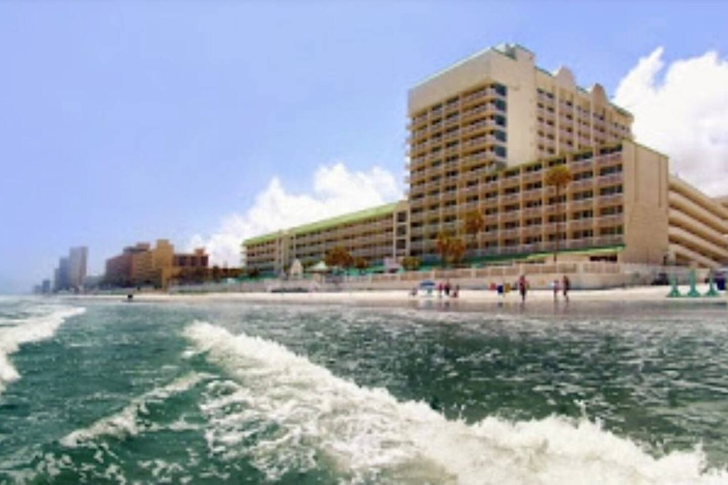 Daytona Beach Resort 1 bdrm family condo w/kitchen