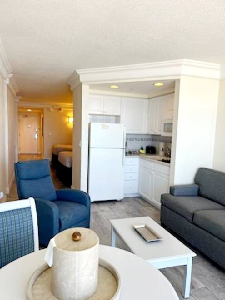 Daytona Beach Resort 1 bdrm family condo w/kitchen
