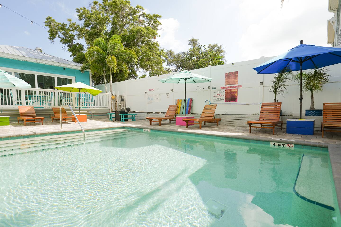 Cottage - Pool - Free Parking - Walkable