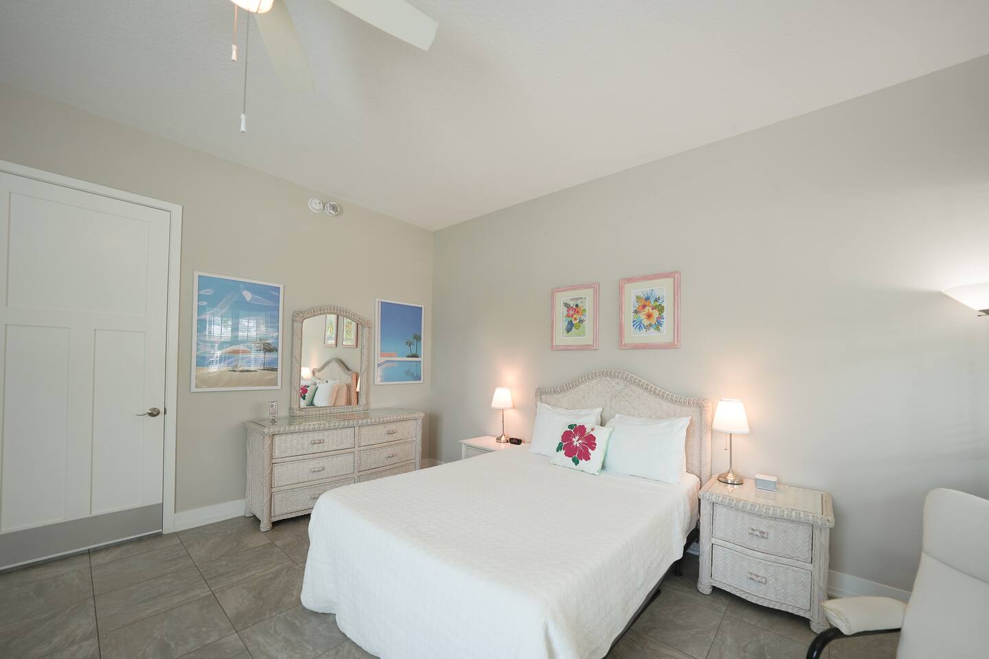 Cottage - Pool - Free Parking - Walkable