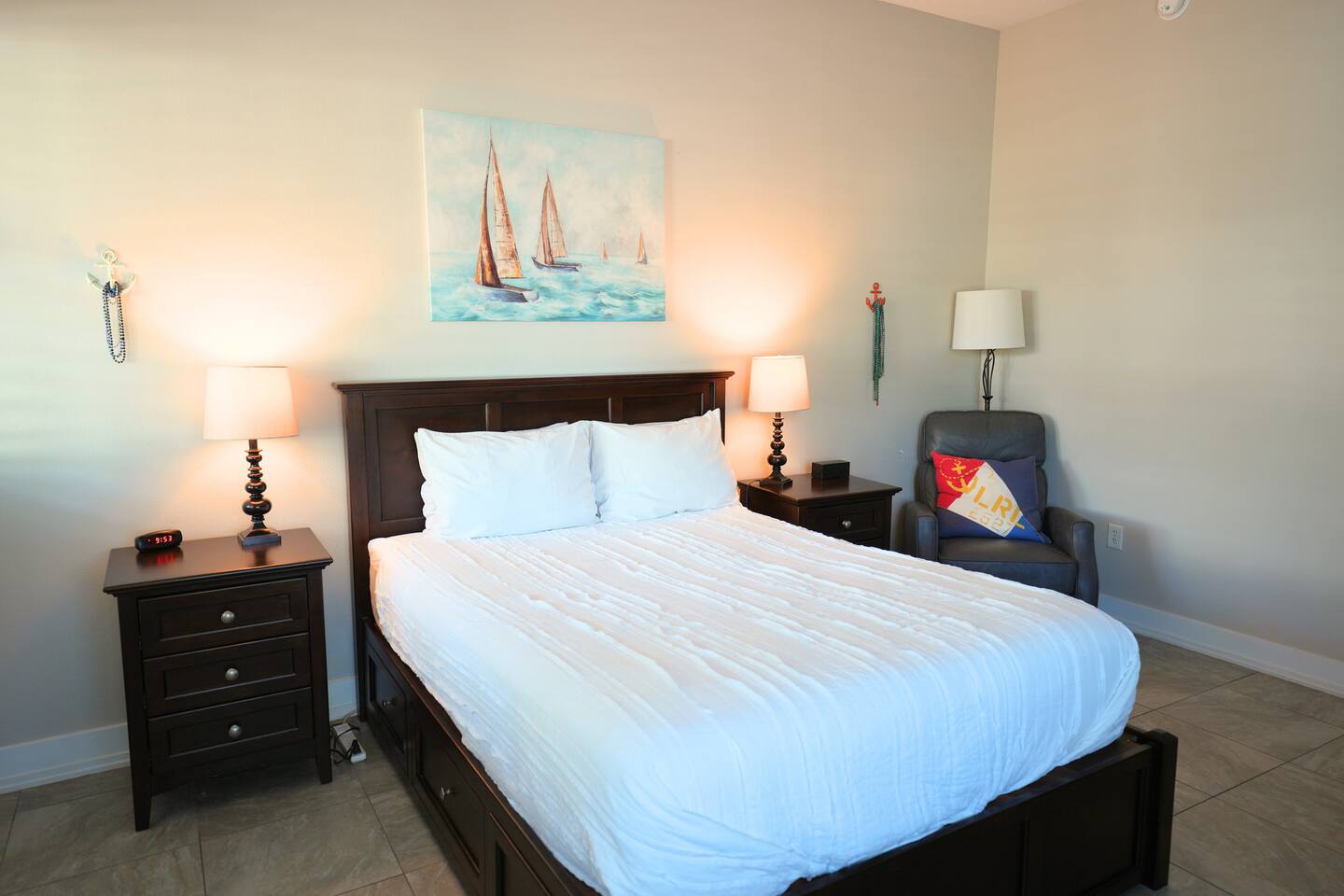 Sunny - Key West Vibe Cottage - Pool - Walkable
