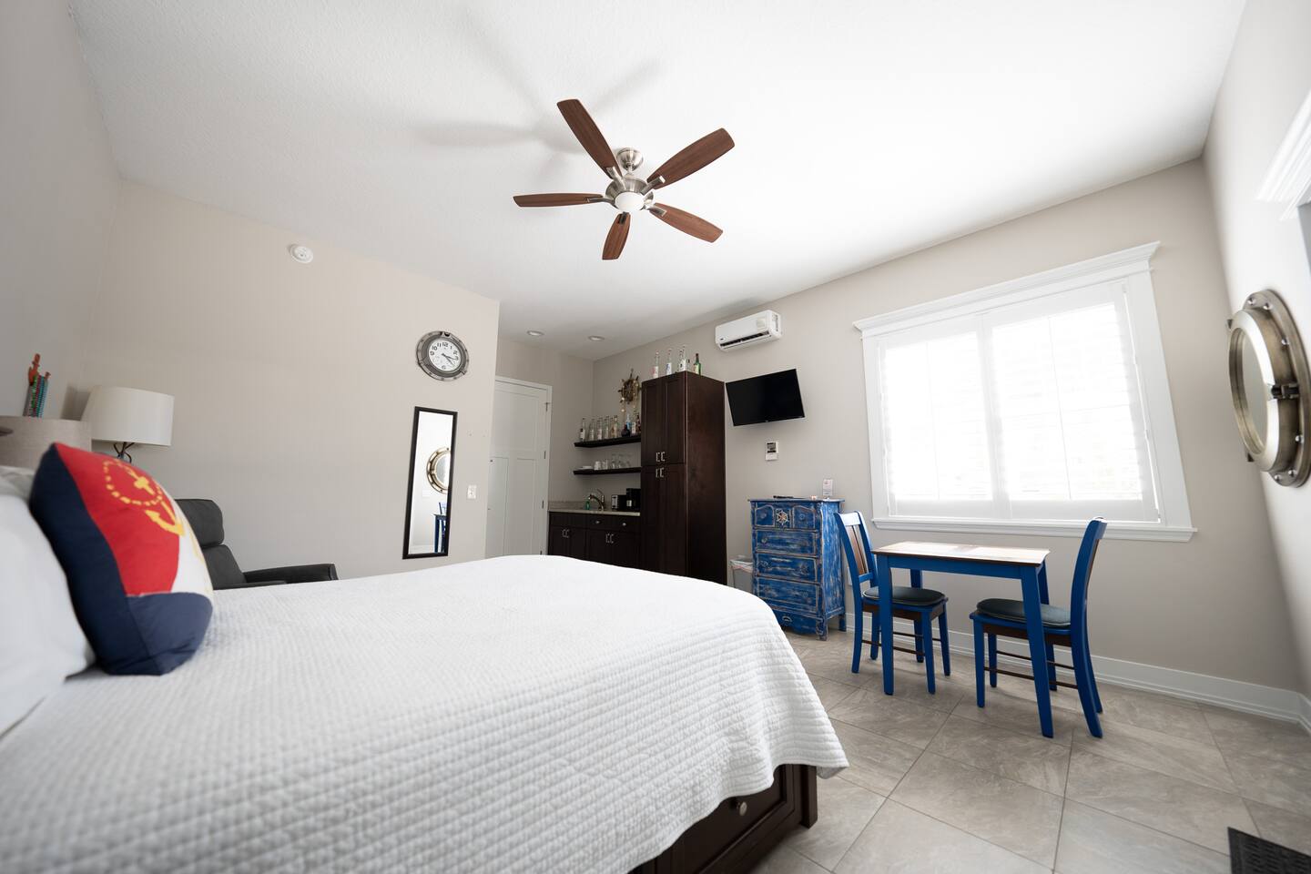 Sunny - Key West Vibe Cottage - Pool - Walkable
