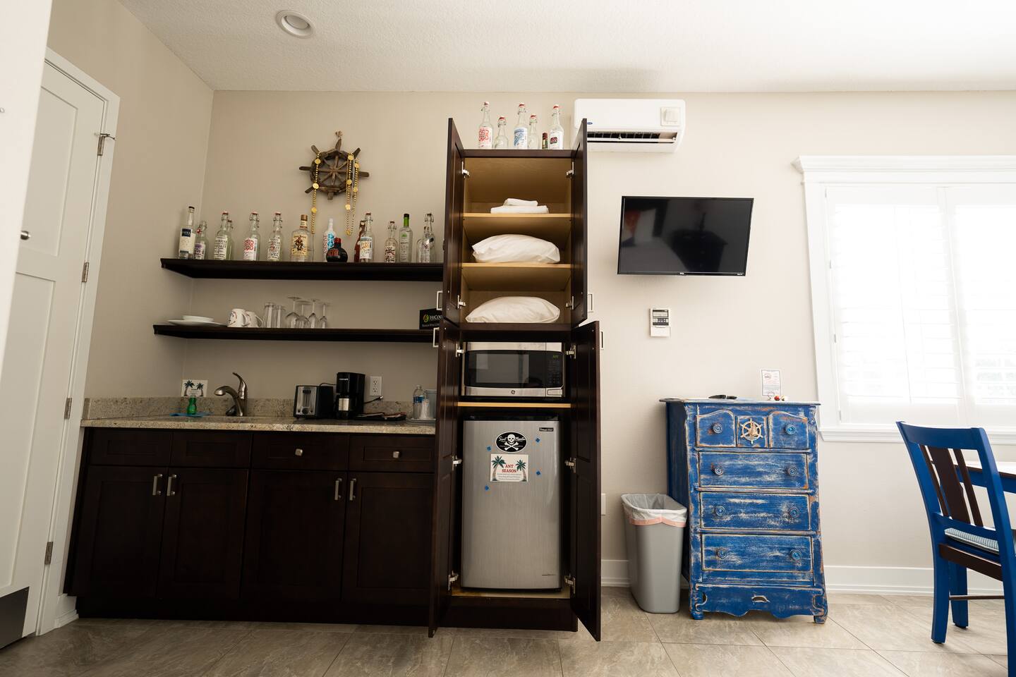 Sunny - Key West Vibe Cottage - Pool - Walkable